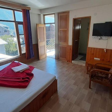 Hostel Hadimba Regency Manāli Zewnętrze zdjęcie