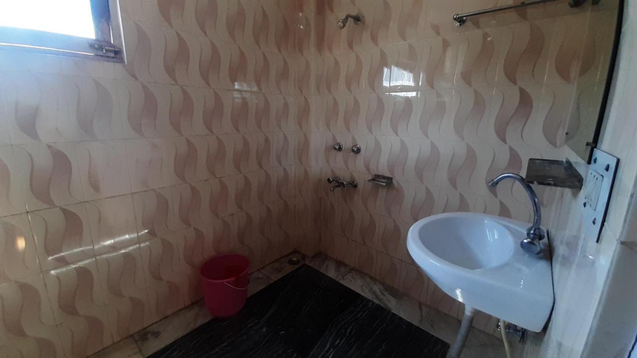 Hostel Hadimba Regency Manāli Zewnętrze zdjęcie