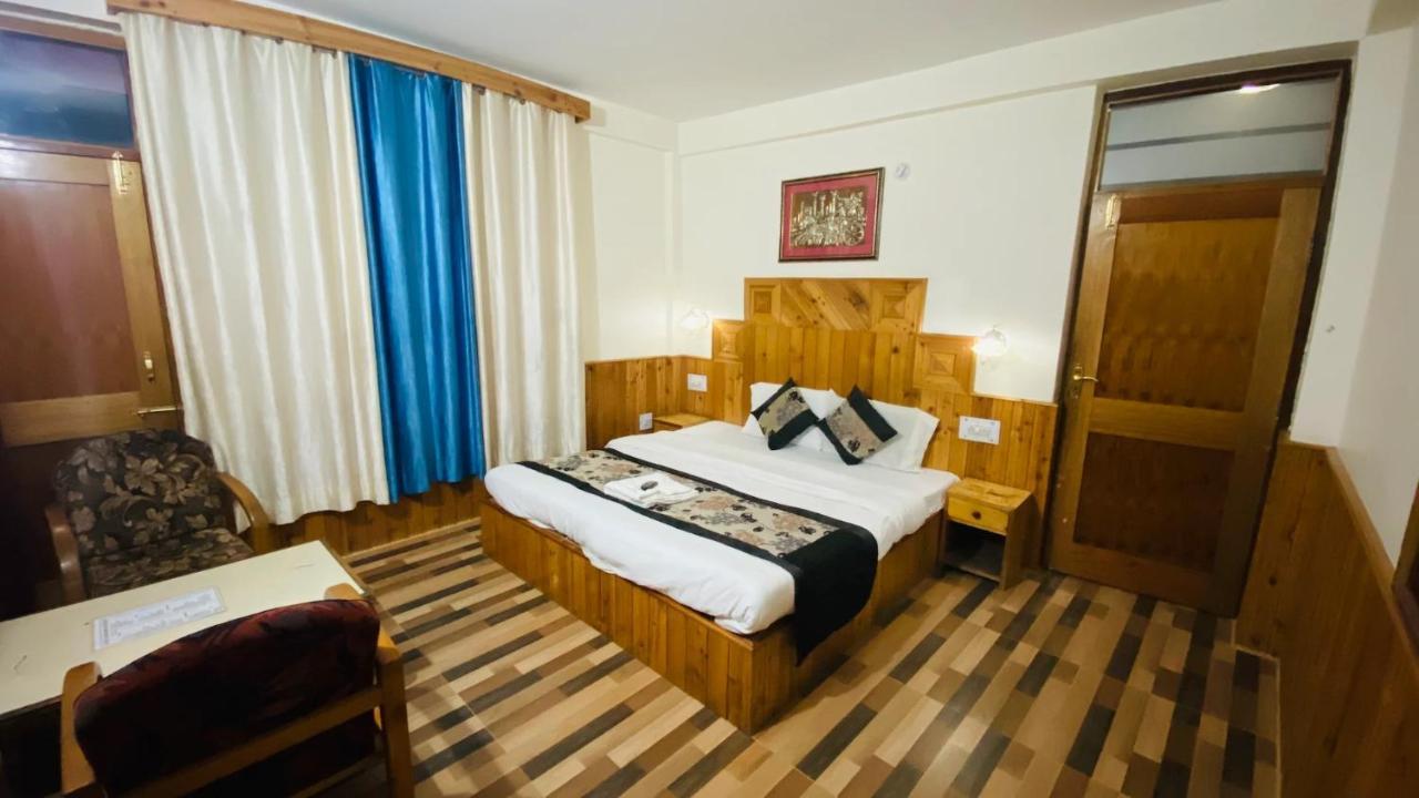 Hostel Hadimba Regency Manāli Zewnętrze zdjęcie