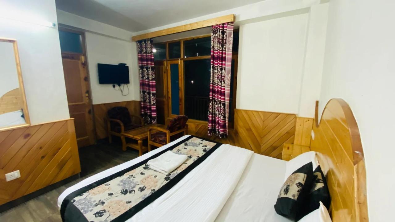 Hostel Hadimba Regency Manāli Zewnętrze zdjęcie